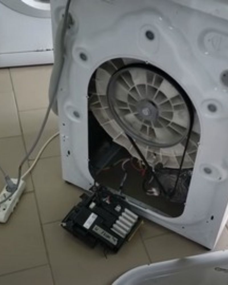 Oprava praček Beko Praha: Kontrola hnacího řemene a ložisek bubnu u zákazníka